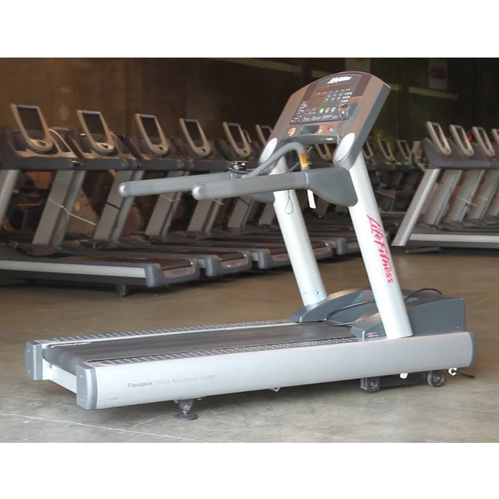 [TO RENT] Life Fitness CLST Treadmill [RENTAL]. Only 799/month + VAT
