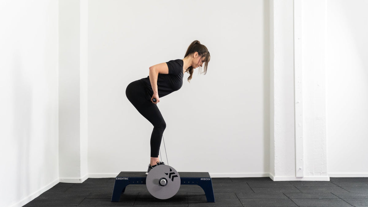 Bent over row on the Exxentric kBox with kBar