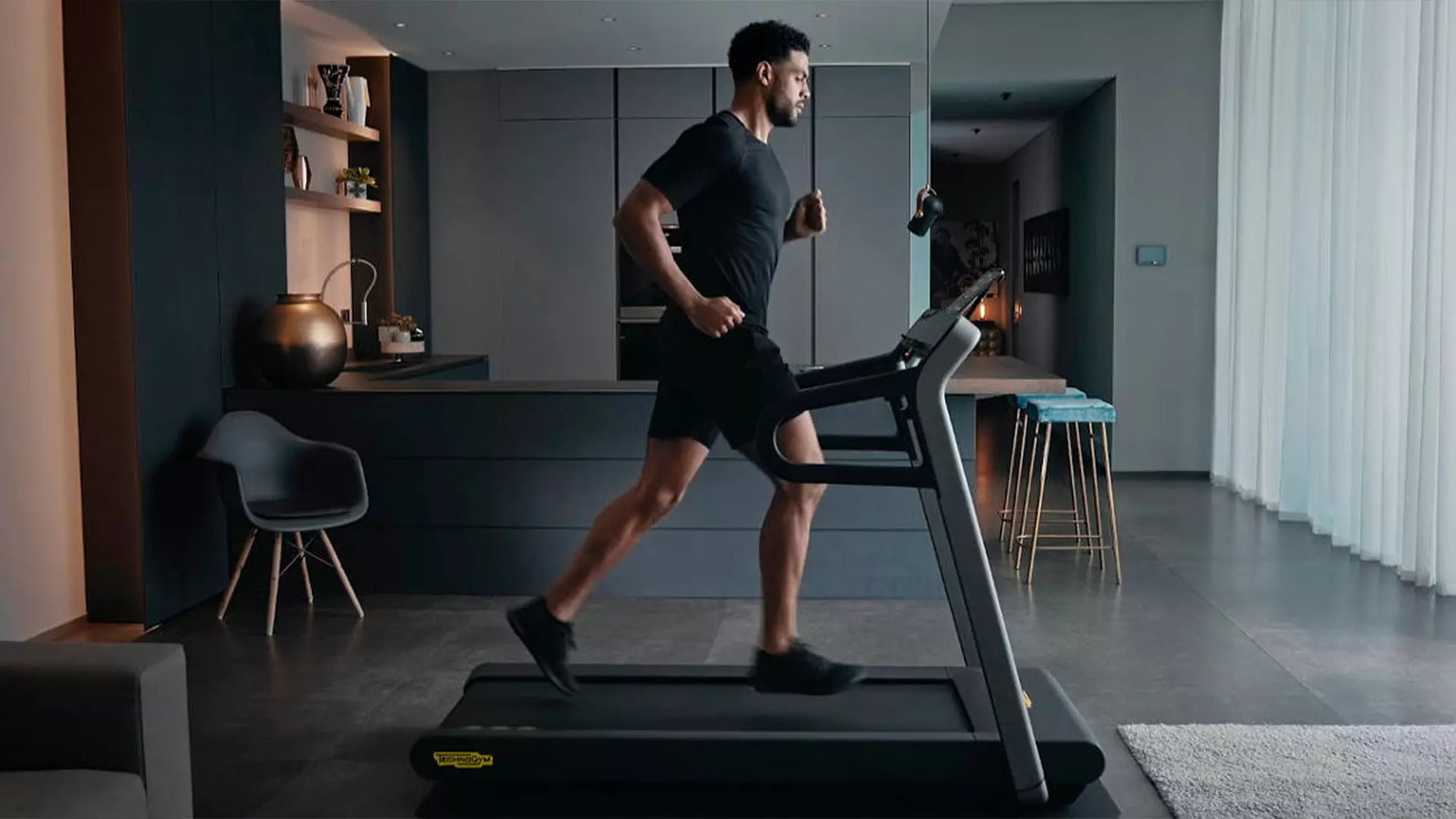 [RENT] Technogym My Run Treadmill