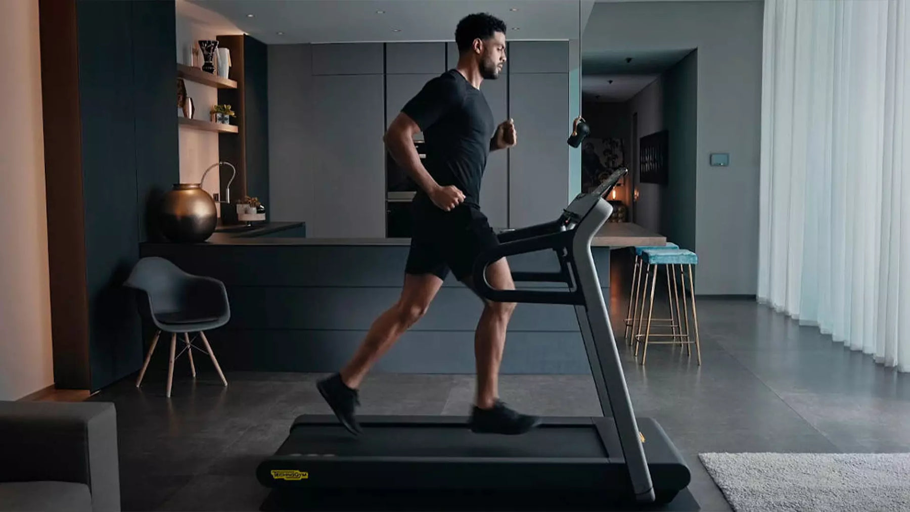 [RENT] Technogym My Run Treadmill