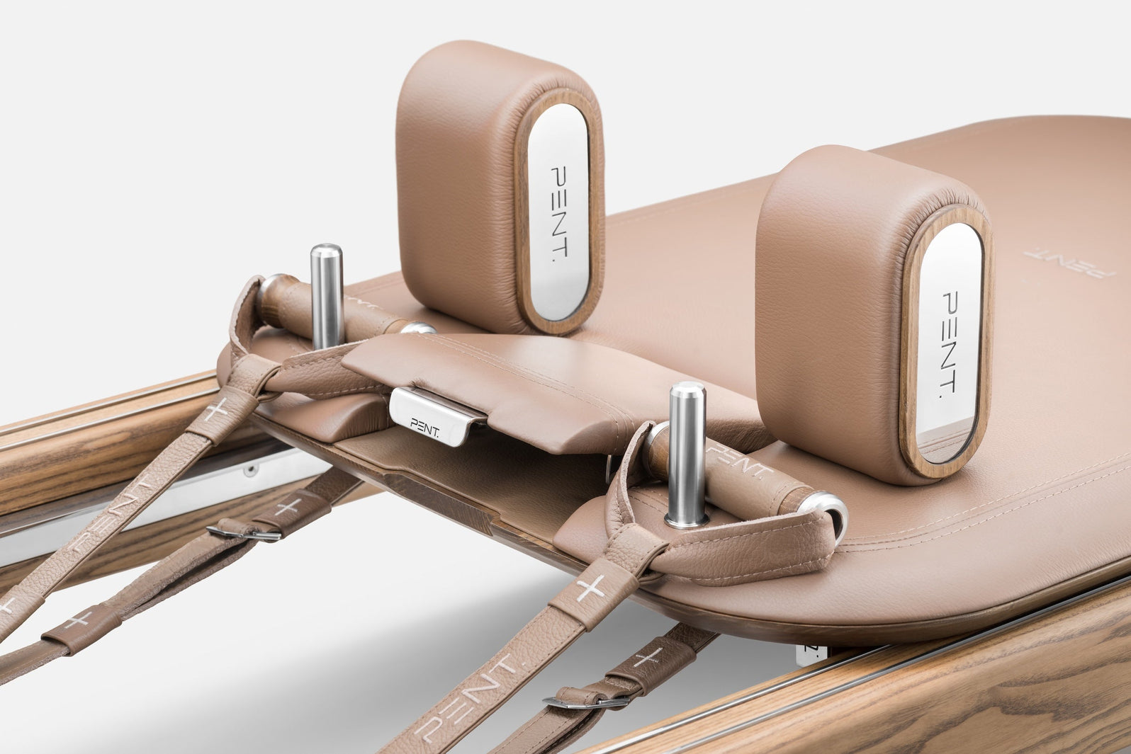 Pent Joana Pilates reformer wood and leather